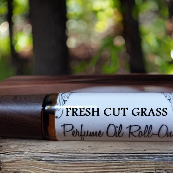 FRESH CUT GRASS scented roll-on Perfume Oil 10ml Handmade Vegan - smells like a fresh cut lawn with floral undertones, Unisex Roller Oil