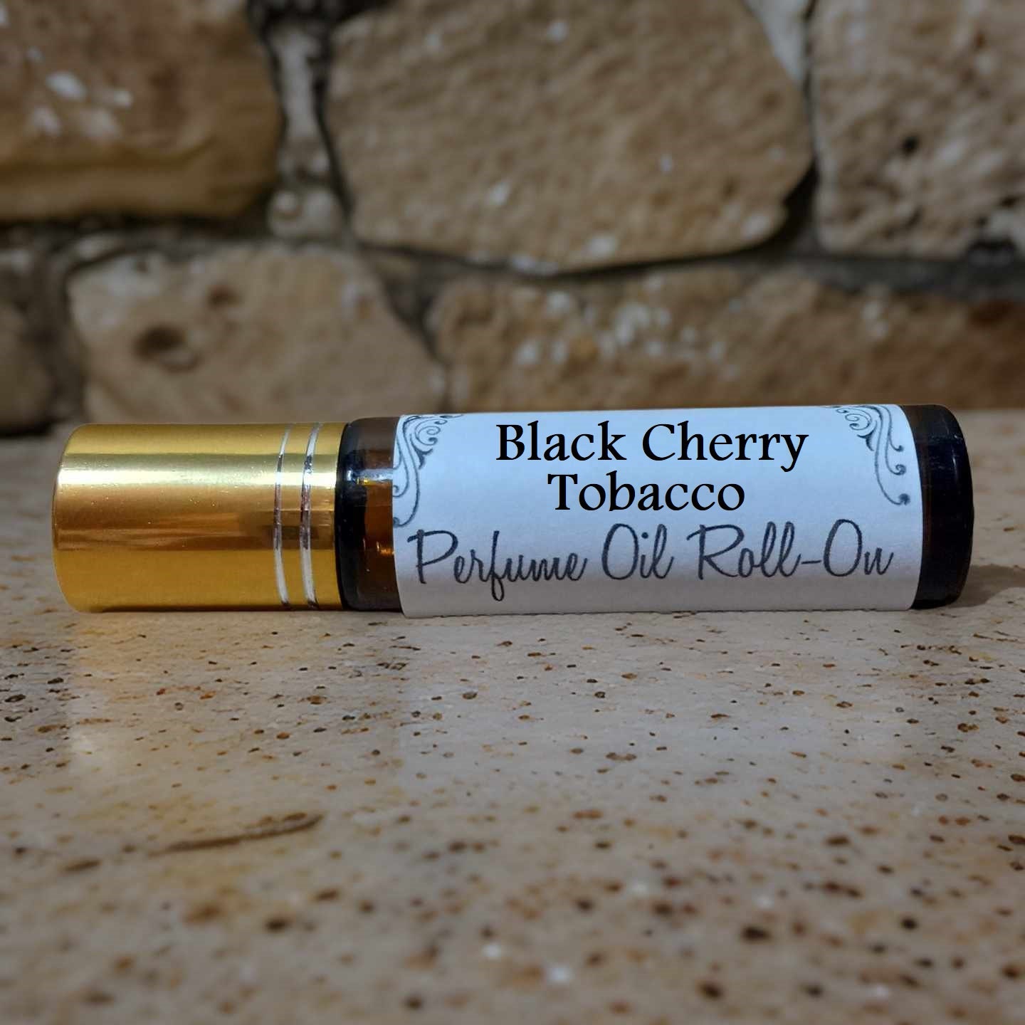 Aceite de perfume roll-on con aroma a tabaco de pipa de cereza negra, 10 ml, hecho a mano, vegano: mezcla suave y rica de tabaco y cerezas negras