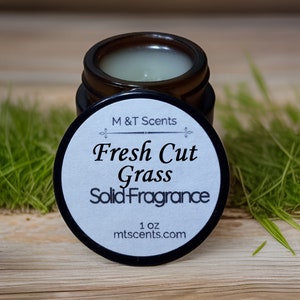 FRESH CUT GRASS scented Solid Balm, 1oz The fresh, summery scent of newly cut grass with floral undertones!