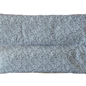 SacksyThyme Mikrovågsvärmedyna För Kramper Rygg Nacke Axlar Ben Ekologiskt Linfrö- och Körsbärskärnfyllmedel Örtvärmepaket Användning Varm Kall