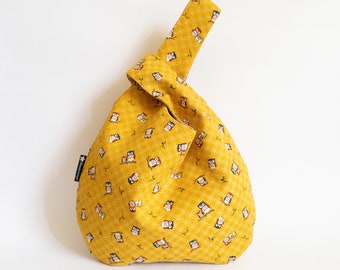 Japanische Knotentasche, Mittelgroße Projekttasche in Gelb mit Eulen, Knotentasche mit Eulen, Japanische Knotentasche mit Eulen, kawaii