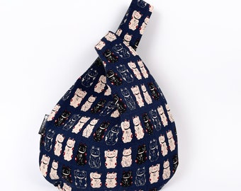 Mittelgroße Projekttasche aus japanischem Beige Katzenstoff, Japanische Knotentasche - Handgelenkknotentasche, Japanische Handgelenktasche, Handgelenktasche