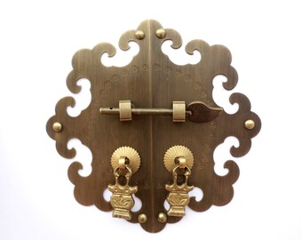 Chinese 6 " (15.5 cm) round brass face-plate for cabinet/furniture face plate with pin lock and hanging pullers