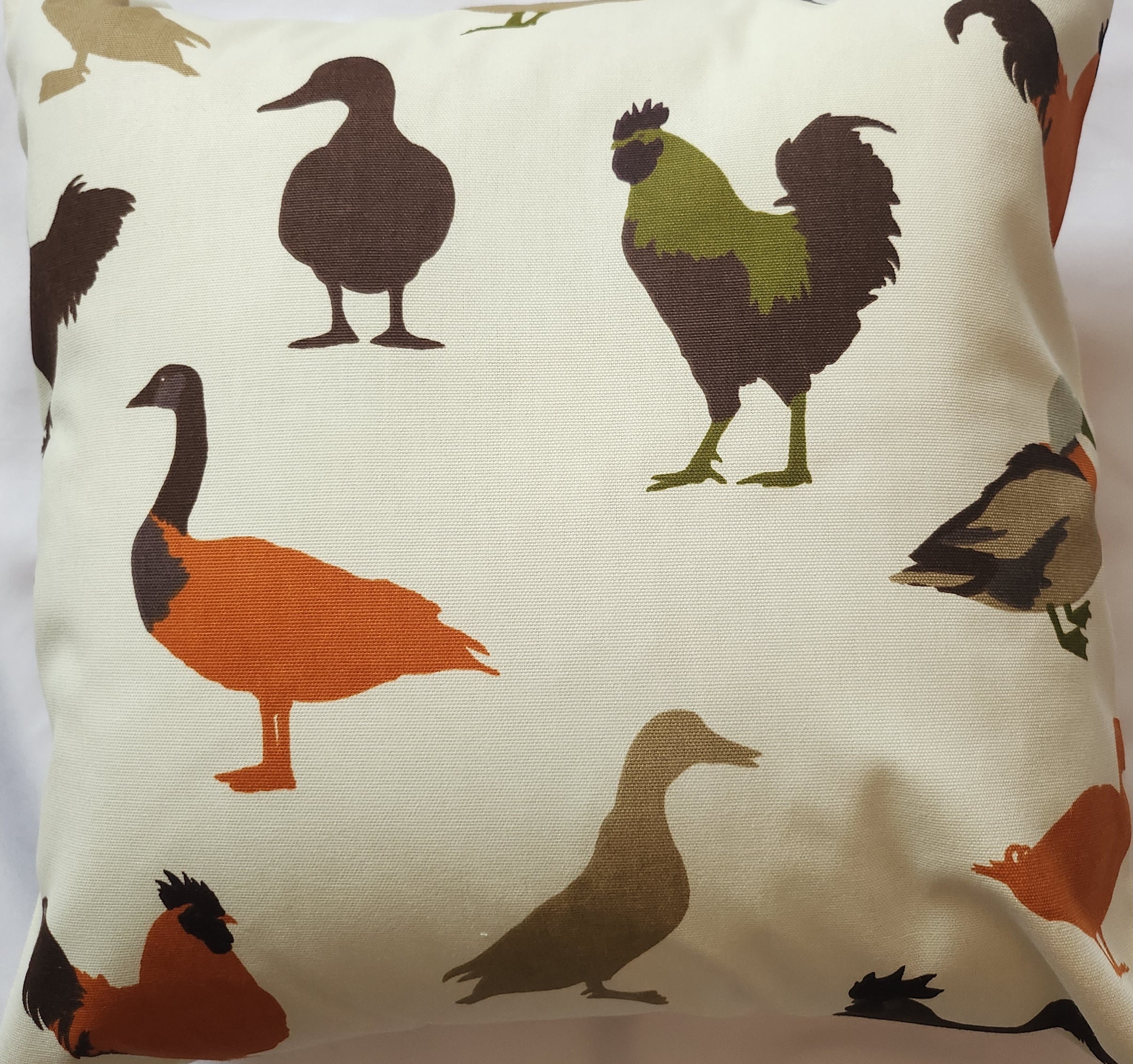 マルチカラーの雌鶏/ニワトリ/アヒル/鳥のクッションカバー/枕 - Etsy 日本