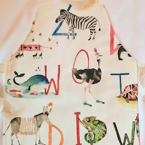 Delantal infantil con alfabeto de animales, delantal para niños pequeños, mono, delantal para niños