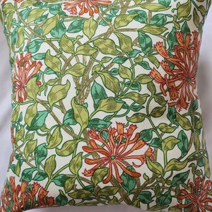 Flower & Cushion Cover Cream / Pillow / William Morris Fabric