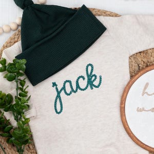 Personalized neutral vintage baby romper and hat set, custom infant boy coming home outfit, baby shower gift, beige with footies, Boy outfit