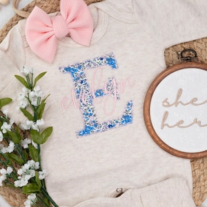 Personalized baby girl Pink floral romper and headband, Pink Newborn outfit, Embroidered girl coming home outfit, baby shower gift