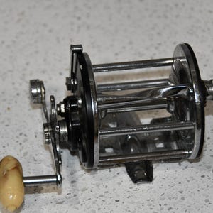Vintage Penn 350 Bait Caster