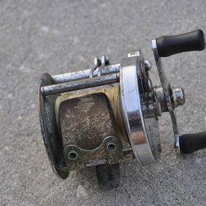 1950's Pflueger Trump Model No. 1943 Bait-cast Level Wind Anti