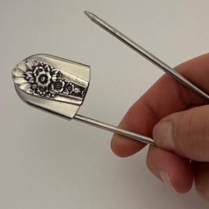 1953 Jubilee Spoon handle 5 Inch Jumbo Stainless Steel Safety Pin Laundry Pin Upholstery Sewing Quilting Key Ring Key Chain