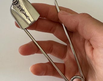 1949 Spring Charm Antique Spoon handle 5 Inch Jumbo Steel Safety Pin Laundry Pin Upholstery Sewing Quilting Key Ring Key Chain Bag Charm