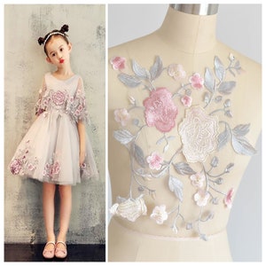 Apliques de flores 2 PCS Bordado floral grande Parches de encaje Vestido de novia Falda Ropa Costura 28 * 30cm L24E12