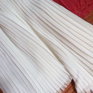 Materiali per vestiti solidi in tessuto chiffon pieghettato increspato bianco sporco 150 cm 59 "di larghezza LX88 1/0,5