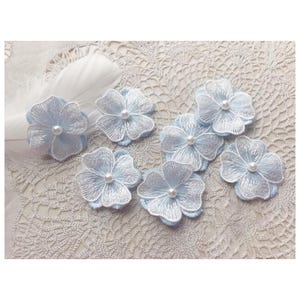 15 appliques en dentelle ivoire et bleu à fleurs, broderies florales en organza perlé, 5 cm de large (1,9 po), L14F51