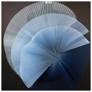 Gradient Blue Gray Pleated Organza Fabric Plisse Fabric Accordion Crimping Wrinkle Modeling Decorative Designer Fabric 59 "Wide M105F1
