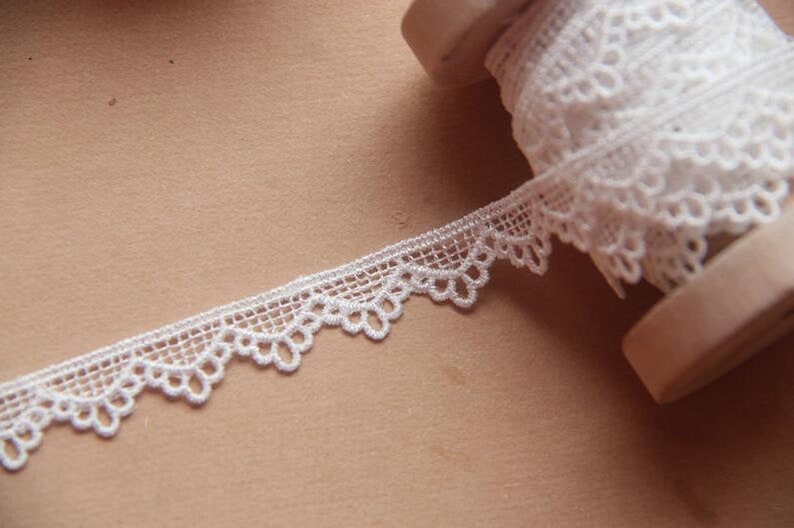 Lace Trim 20 Yards Ivory Embroidered Tapes Ribbon Clothes Dress Doll Sewing Fabric 1cm 0.39 Wide M25C101