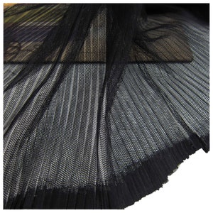 Schwarzer Rüschen-Plissee-Gewebe Crinkle-Ziehharmonika-Plissee-Plisseestoff für Kleid-Rock-Abendkleider 61 Zoll Breite LX179
