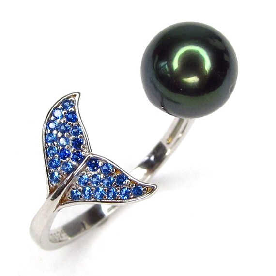 本物の8mmタヒチ産黒蝶真珠のホエールテールスタイルリング（925