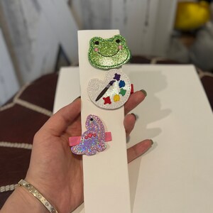 Frog hair clip image 3