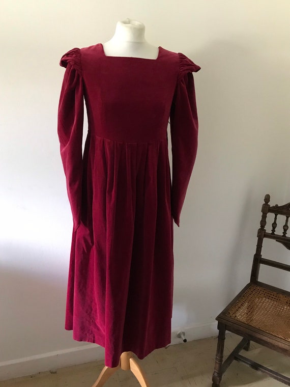Laura Ashley vintage 80s deep pink raspberry red v