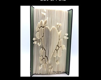 Patrón de libro plegado con flores y corazones (Descarga en PDF)