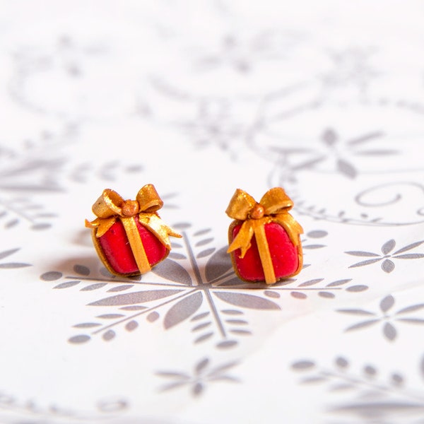 Cadeau de Noël avec ruban, rouge et or - puce boucle d'oreille