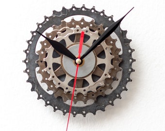 Personalized Recycled Metal Bicycle Parts Clock | Upcycled Gears & Sprockets | Silent Mechanism