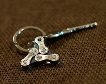 Metal Keyring, Metal Keychain, Bike Accessory, Cyclist Gift, Cyclist Keychain, Bicycle Chain Keychain, Bike Chain Keyfob, Bike Keychain