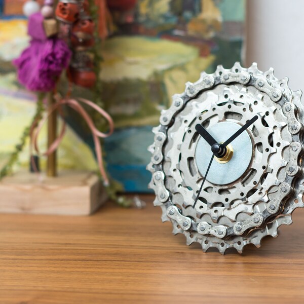 Industrial Bicycle Desk Clock, Boyfriend or Husband Gift, Bike Gears Desk Clock, Bicycle Gift for Dad or Brother, Bike Parts Desk Decor