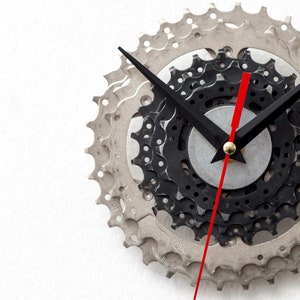 Bicycle Clock, Steampunk Bike Gear Clock, Bicycle Gear, Wall Clock, Recycled Bike Parts, Wall Clock, Cycling Clock, Cyclist Wall Clock zdjęcie 3