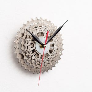金属製バイクギア時計、ユニークなバイク時計、小さなスチームパンク壁掛け時計