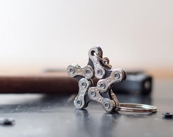 Metal Keychain made out of Bicycle Chain, Perfect Gift for Cyclist Boyfriend, Husband or Brother, Bike Parts Keychain, Unique Metal Keyring