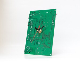 Green Circuit Board Clock, Boyfriend Gift, Father Gift, Small Desk Clock, Recycled Computer Clock, Geek Gift, Husband Gift, Geek Gift