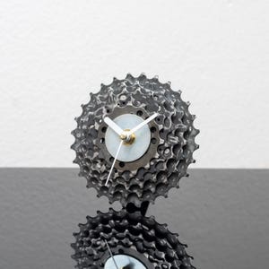 Industrial Bicycle Desk Clock, Boyfriend or Husband Gift, Bike Gears Desk Clock, Bicycle Gift for Dad or Brother, Bike Parts Desk Decor
