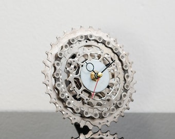 Bike Gear Desk Clock, Cyclist Gift Idea, Bicycle Sprockets Clock, Recycled Bicycle Parts Art, Unique Industrial Desk Decor, Bicycle Art