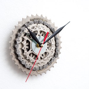 Horloge murale steampunk, cadeau steampunk pour petit ami ou mari, horloge unique fabriquée à partir d'engrenages recyclés image 6