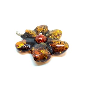 Silver pendant with amber / Flower