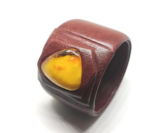 バルト海産琥珀石を使用した手作りレザーブレスレット