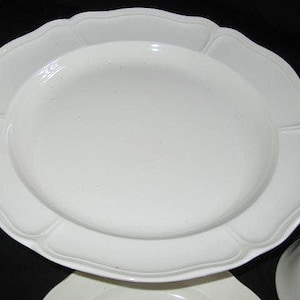 Wedgwood Of Etruria & Barlaston Queen Shape/Wedgwood Made In England/Wedgwood Dinnerware