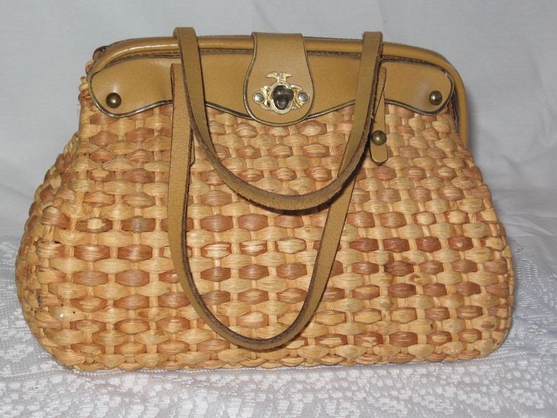 Vintage Straw Handbag with Metal and Leather Attachments/Old Handbags Bild 1