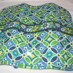 Vera Bradley Small Red Quilted Top Handle Purse And Vera Bradley Blue-Green Cosmetic Bag/Vera Bradley Cloth Handbags/Purse