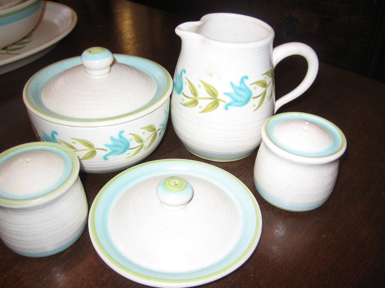 thumbnail image 2 of Franciscan Tulip Time Bread Plate – Mint Condition – Ceramic Bread & Butter Plate 2 of 2