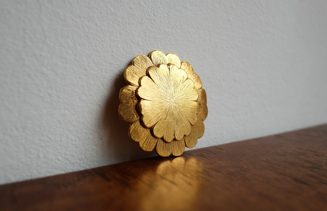 Broche Vintage Carita Paris - Bijou D'occasion, Style Rétro
