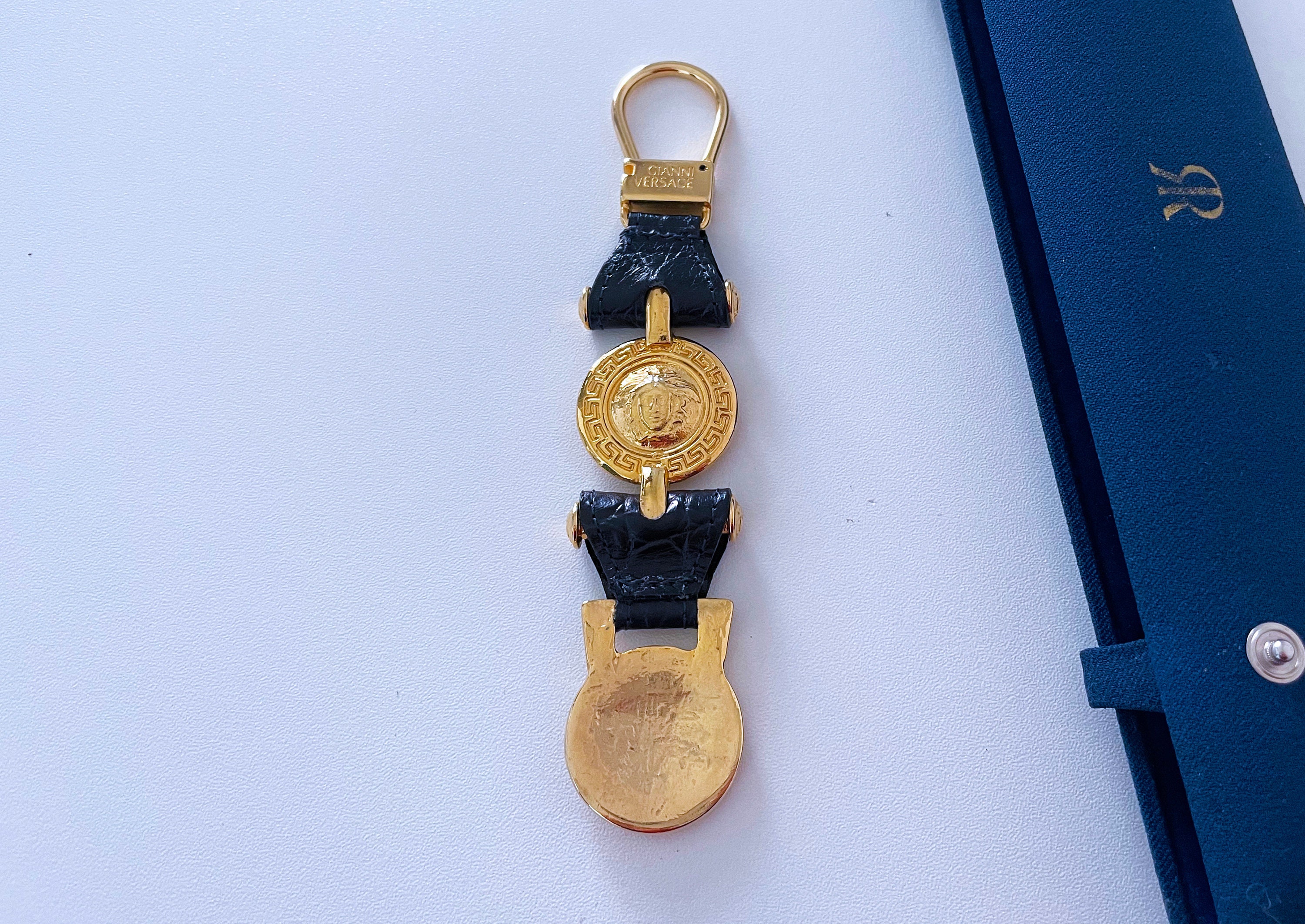 GIANNI VERSACE ストラップ 1980's Authentic Vintage Gianni Versace Medusa Medallion Key Ring