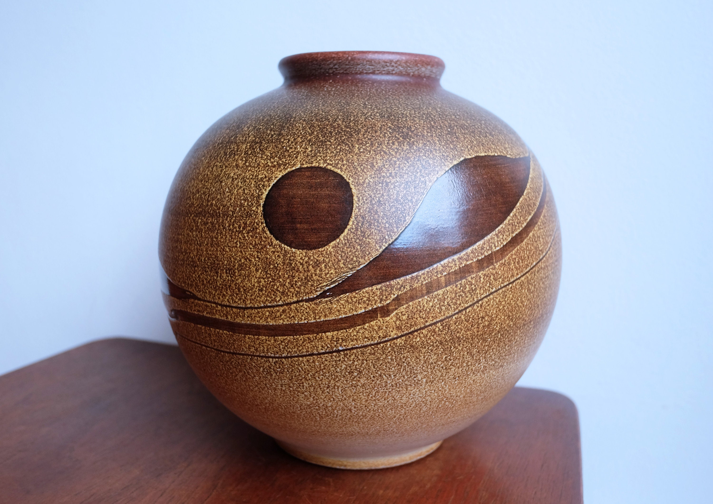 作家作品　抽象模様の陶器花瓶 作家作品 抽象模様の陶器花瓶