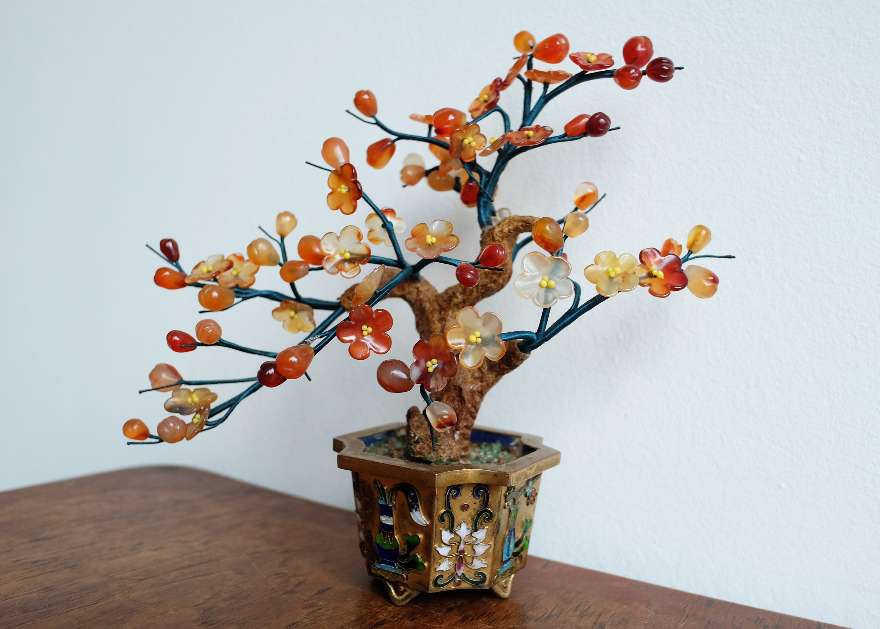 七宝焼きの植木鉢に飾られた中国の硬石盆栽 - Etsy 日本
