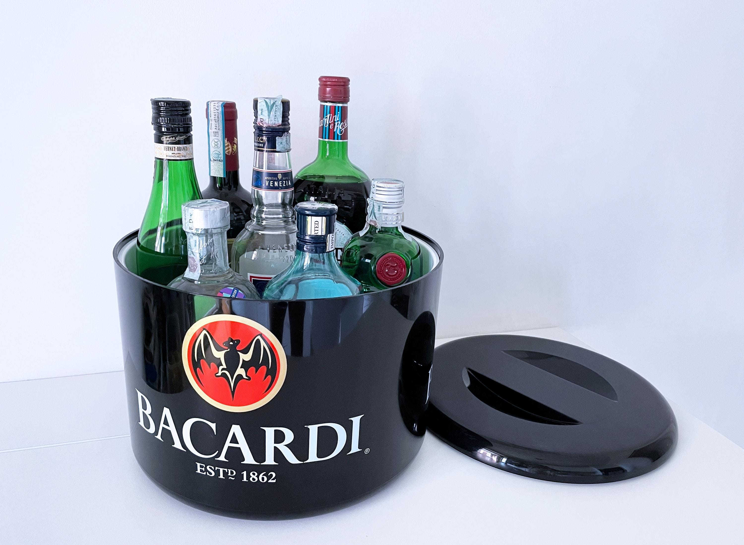 Bacardi logo - Etsy 日本