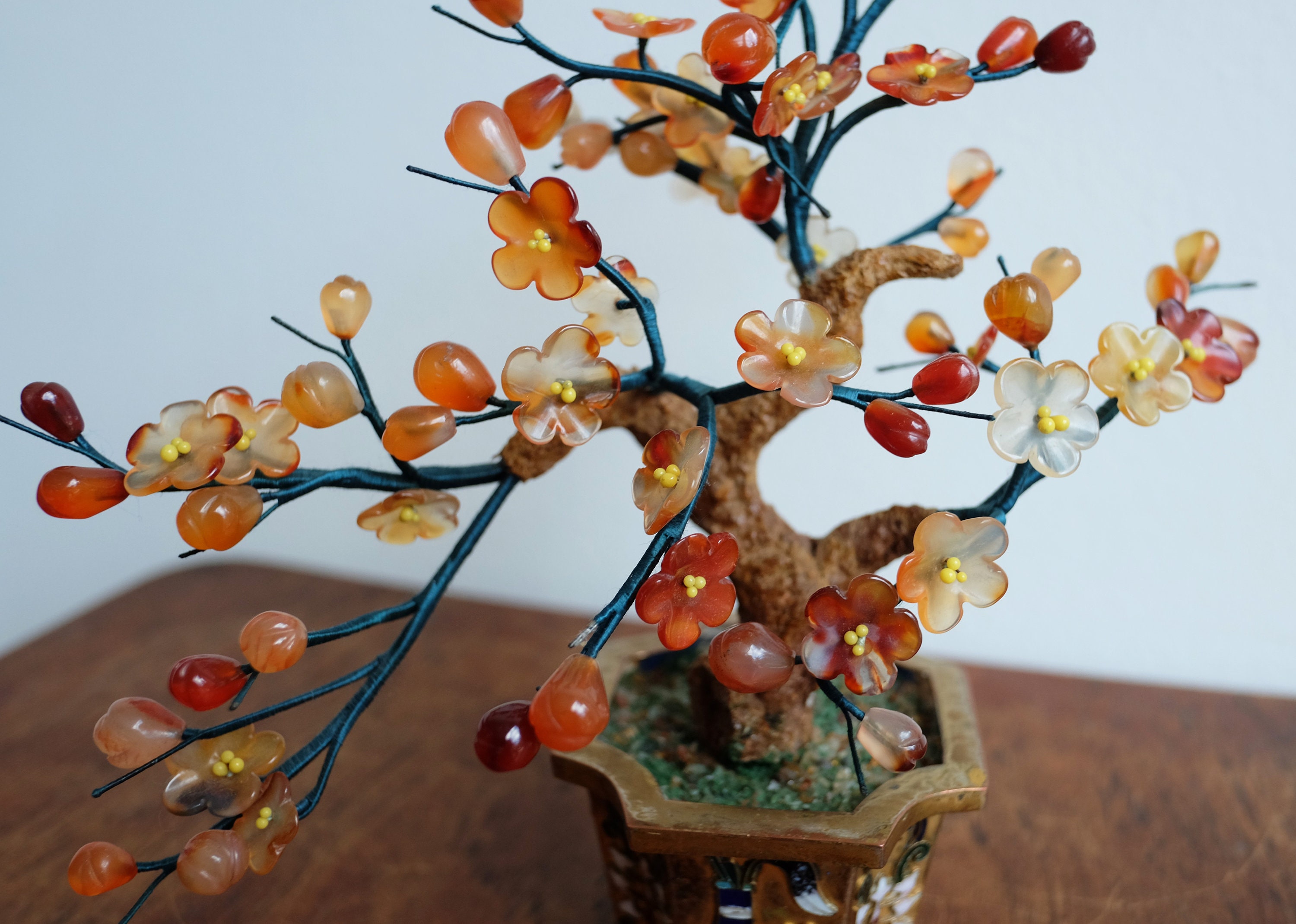 七宝焼きの植木鉢に飾られた中国の硬石盆栽 - Etsy 日本