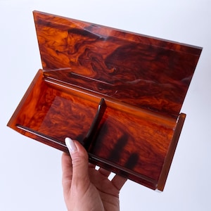 jaren 1970 nep schildpad Lucite kaart/sigarettendoos toegeschreven aan Christian Dior